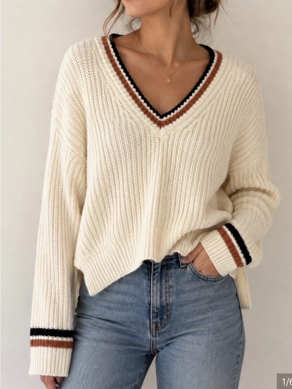 Abercrombie & Fitch Cream V-Neck Sweater with Black and Brown Trim, size XL